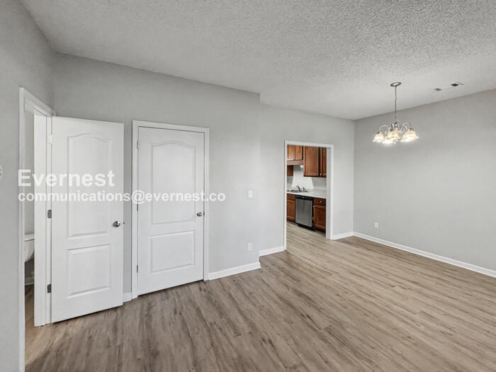 Building Photo - 8596 Thomas Rd