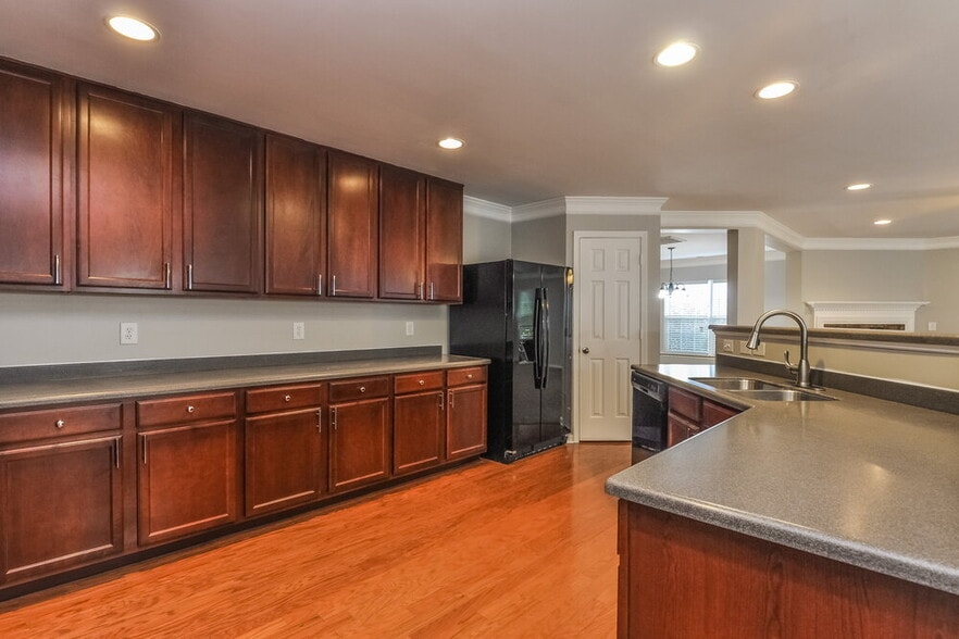 Building Photo - 6539 Guard Hill Dr