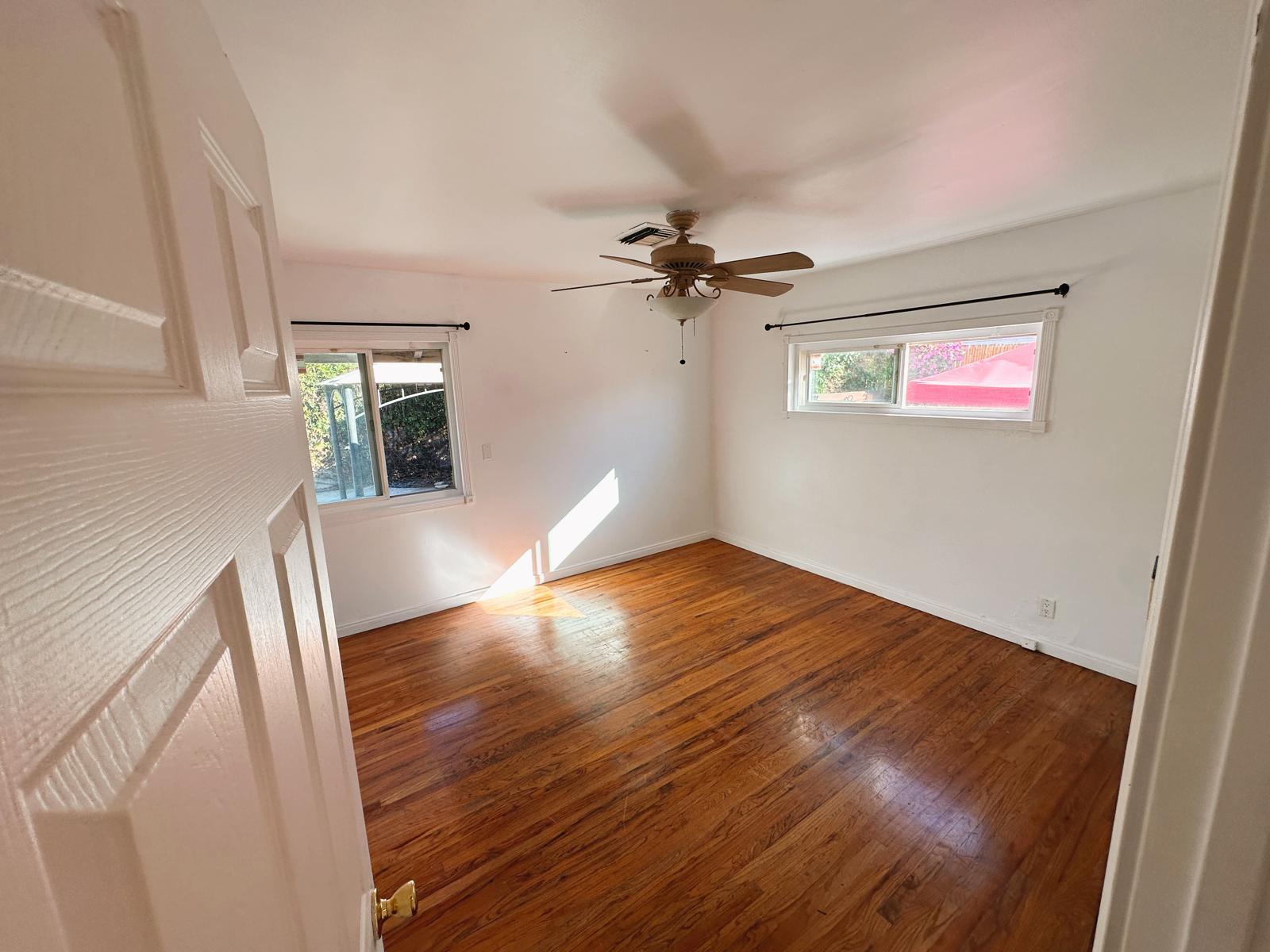 Primary bedroom - 6500 Whitaker Ave