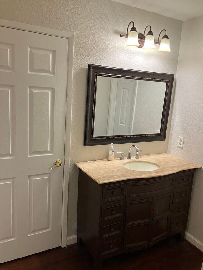 Building Photo - 3605 Swain Dr