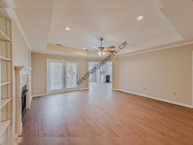Building Photo - 2910 Falcon Ct