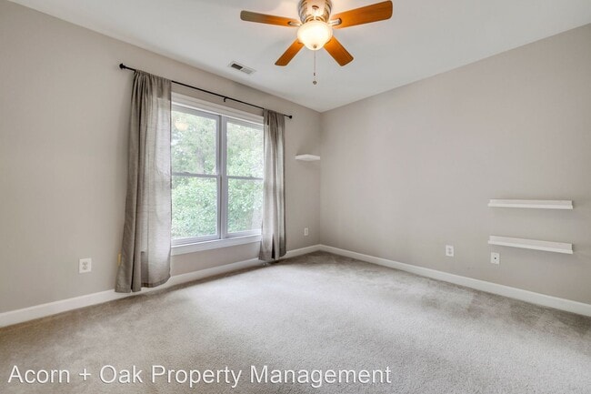 Building Photo - 4 br, 2.5 bath House - 3 Chelan Ct