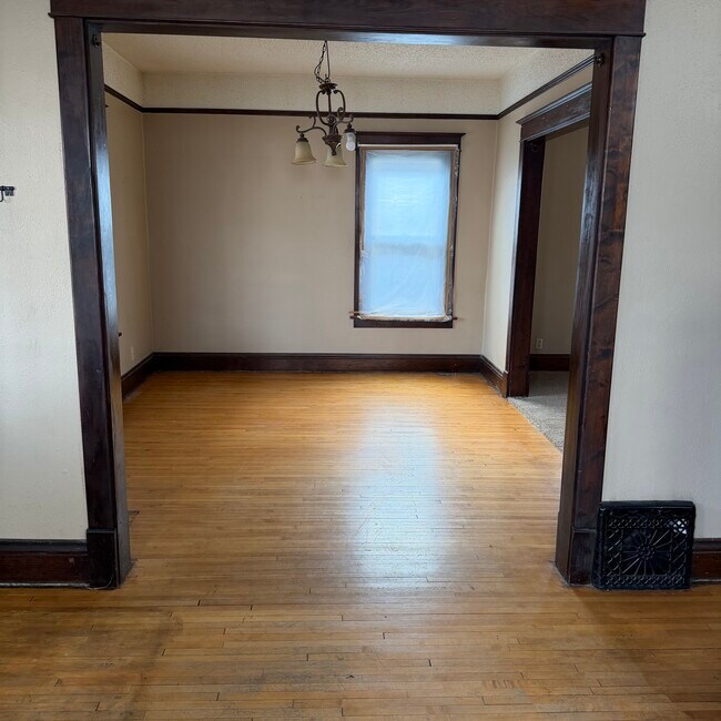 Building Photo - 239 N French Ave