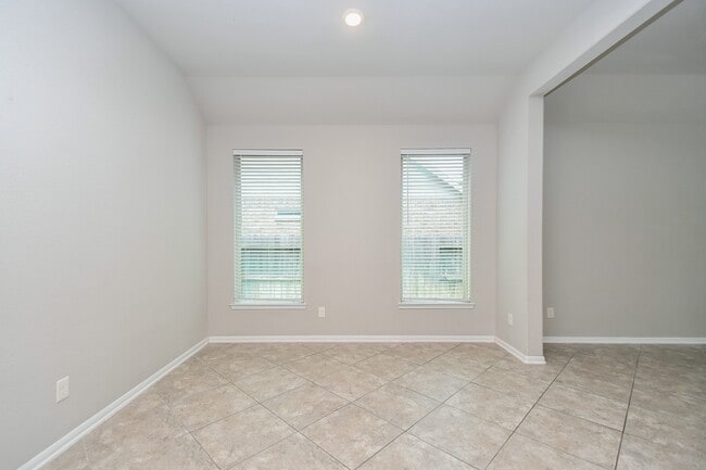 Building Photo - 18522 Hayden Pond Dr