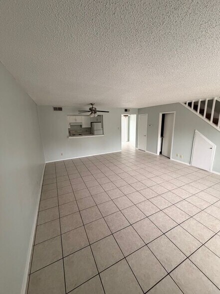 Building Photo - 13618 Dutch Myrtle Dr