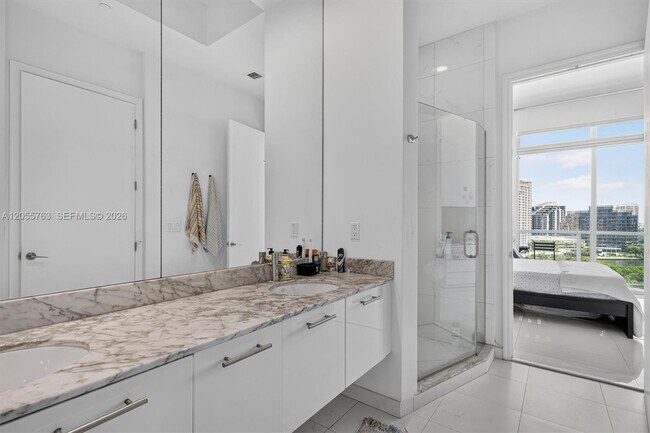 Building Photo - 500 Brickell Ave