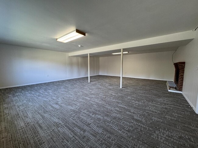 Building Photo - 41 Woodlee Rd
