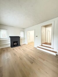 Building Photo - Available Now! Midtown 4 Bedroom Townhome