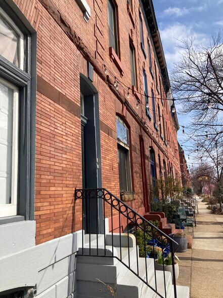 Building Photo - 2124 E Baltimore St