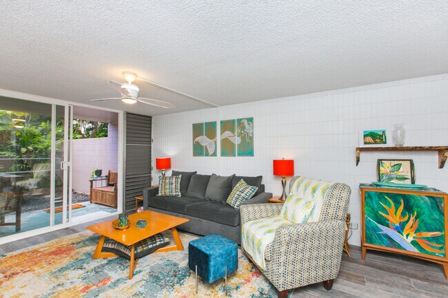 Building Photo - GROUND FLOOR FURNISHED 1/1 CONDO, 1 parking Avail 01.28.26