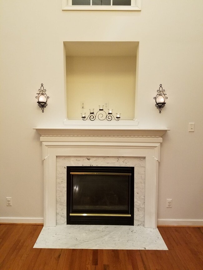 Building Photo - 4917 Sadler Glen Ct, Glen Allen, VA 23060