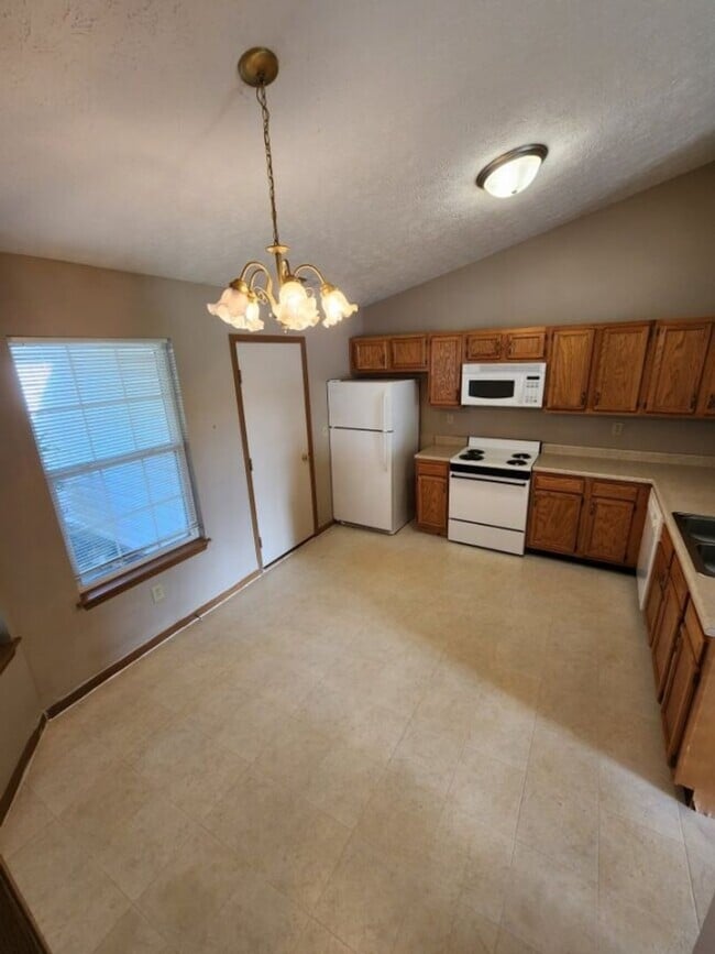 Building Photo - 2399 Hopkins Dr