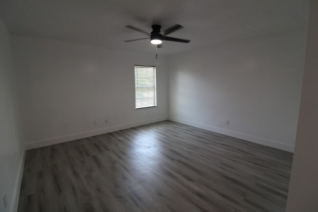 Building Photo - 145 4th Ave