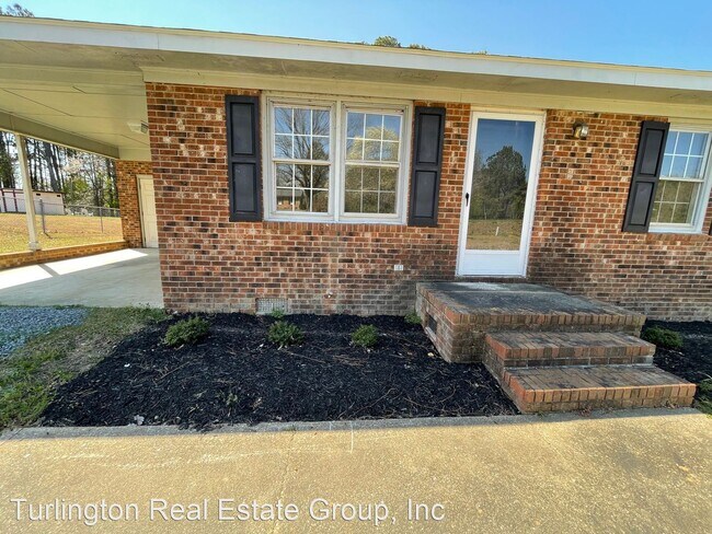 Primary Photo - 3 br, 1.5 bath House - 1202 NC 55 E