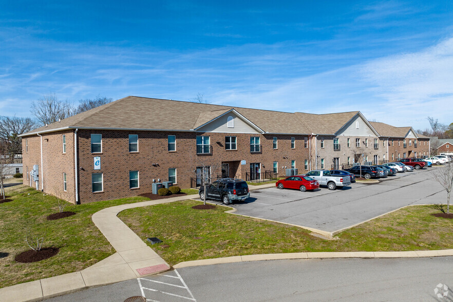 Primary Photo - Sumner Gardens Apartments