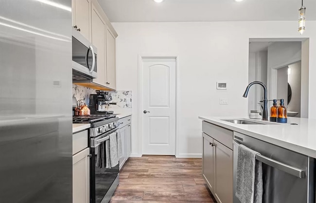 Building Photo - 1613 Rose Quartz Hts