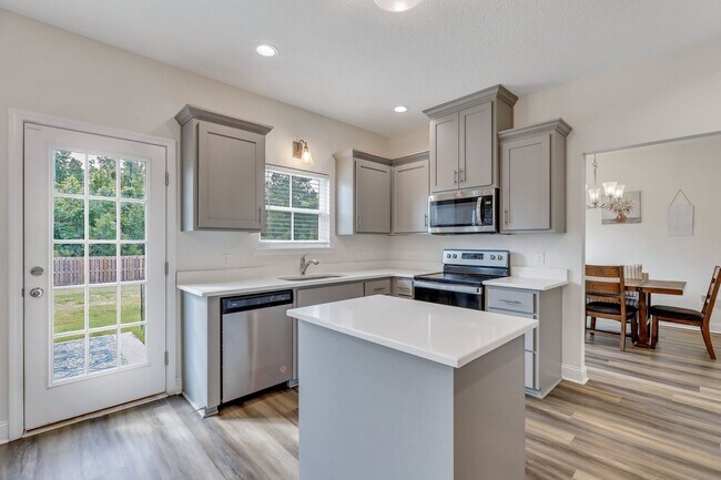 Building Photo - COMING JUNE 2026! (Pet Friendly)