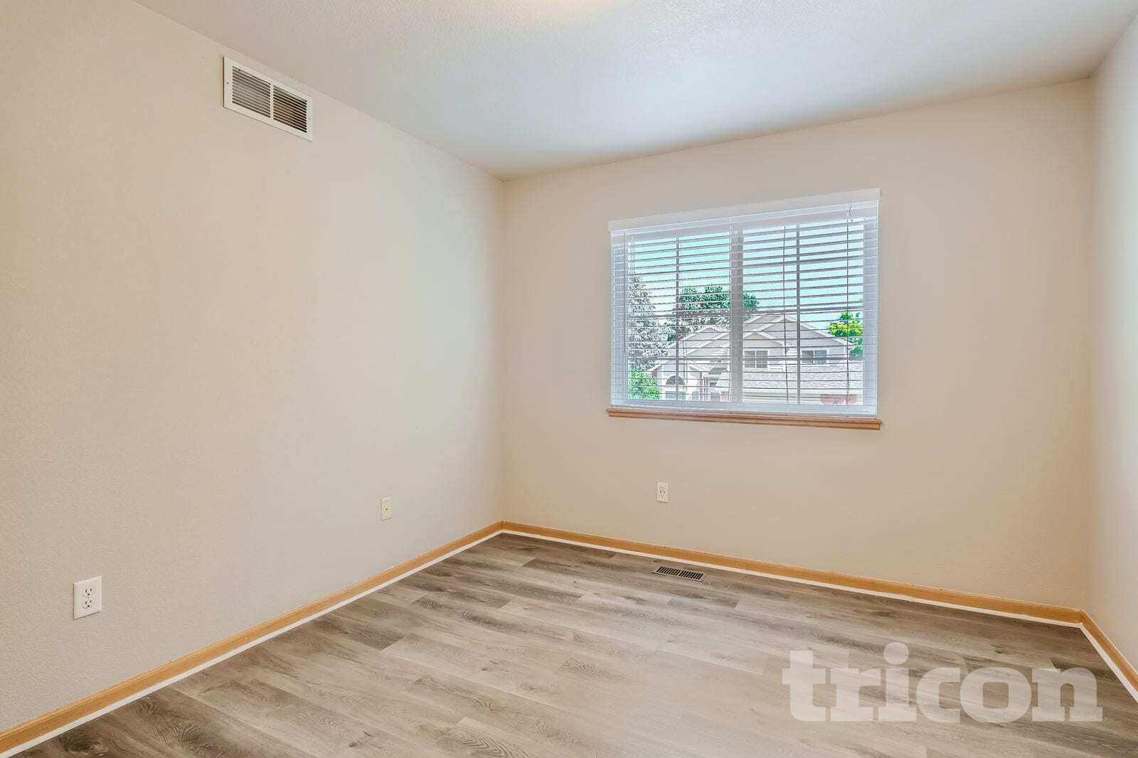 Building Photo - 2215 Sweetwater Creek Dr