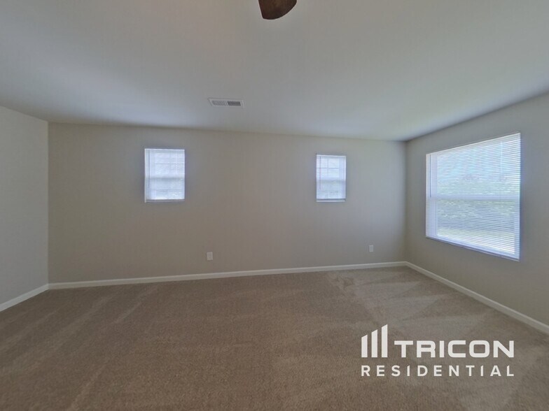 Building Photo - 631 Buckskin Rd