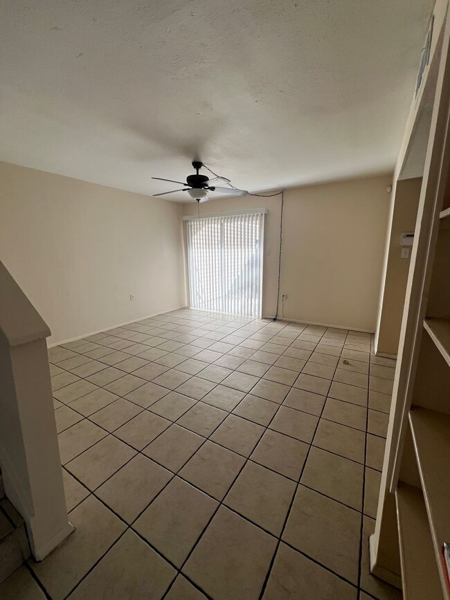 Building Photo - Charming 2-Bedroom, 2-Bathroom Condo — Prime Orlando Location!