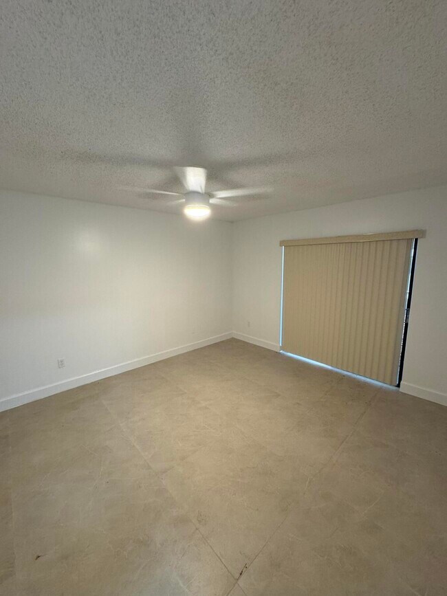 Building Photo - 1148 Summit Trail Cir