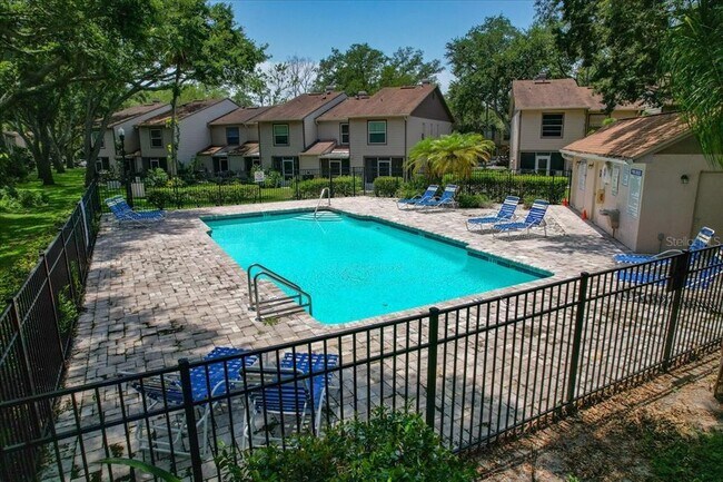 Building Photo - 2120 Fletchers Point Cir