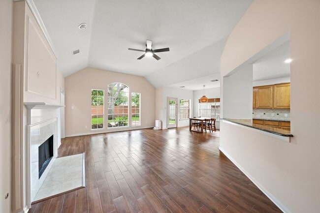 Building Photo - 7319 Emerald Glen Dr