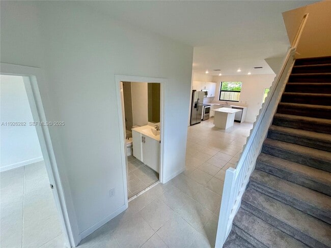 Building Photo - 20671 NE 7th Pl