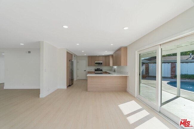 Building Photo - 22563 Tiara St