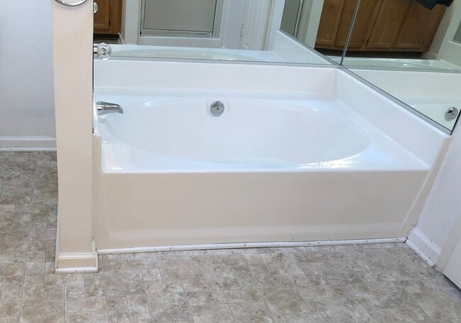 Building Photo - 1301 Whistle Town Ct