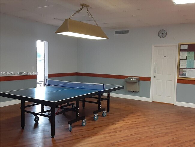 Building Photo - 100 Ashbury Rd