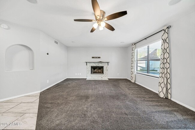 Building Photo - 5044 E Paradise Ln