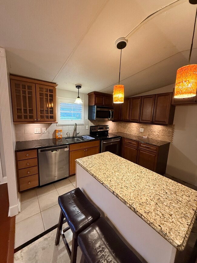 Building Photo - 1007 W Thomas St