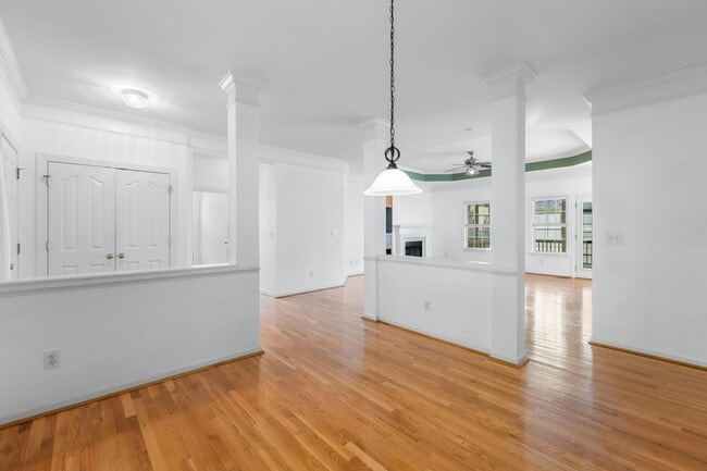 Building Photo - 8422 Bampton Dr