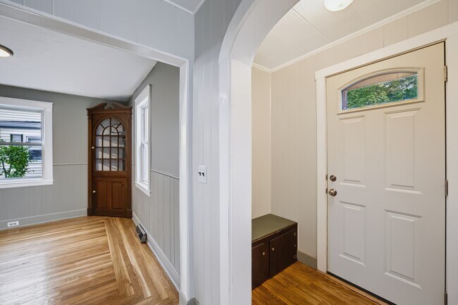 Building Photo - 22 Ruggles St