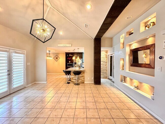 Building Photo - 1109 Sapphire St