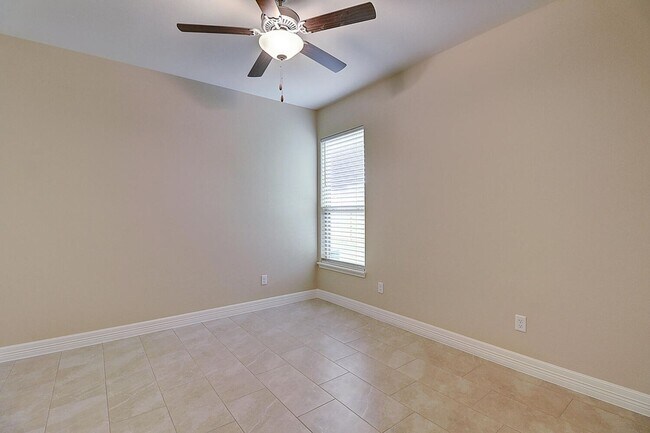 Building Photo - 2202 Crystal Bay Dr.