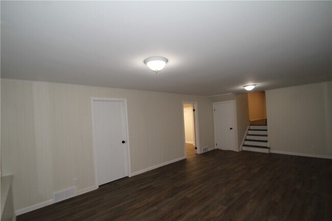 Building Photo - 34 Bright Oaks Dr