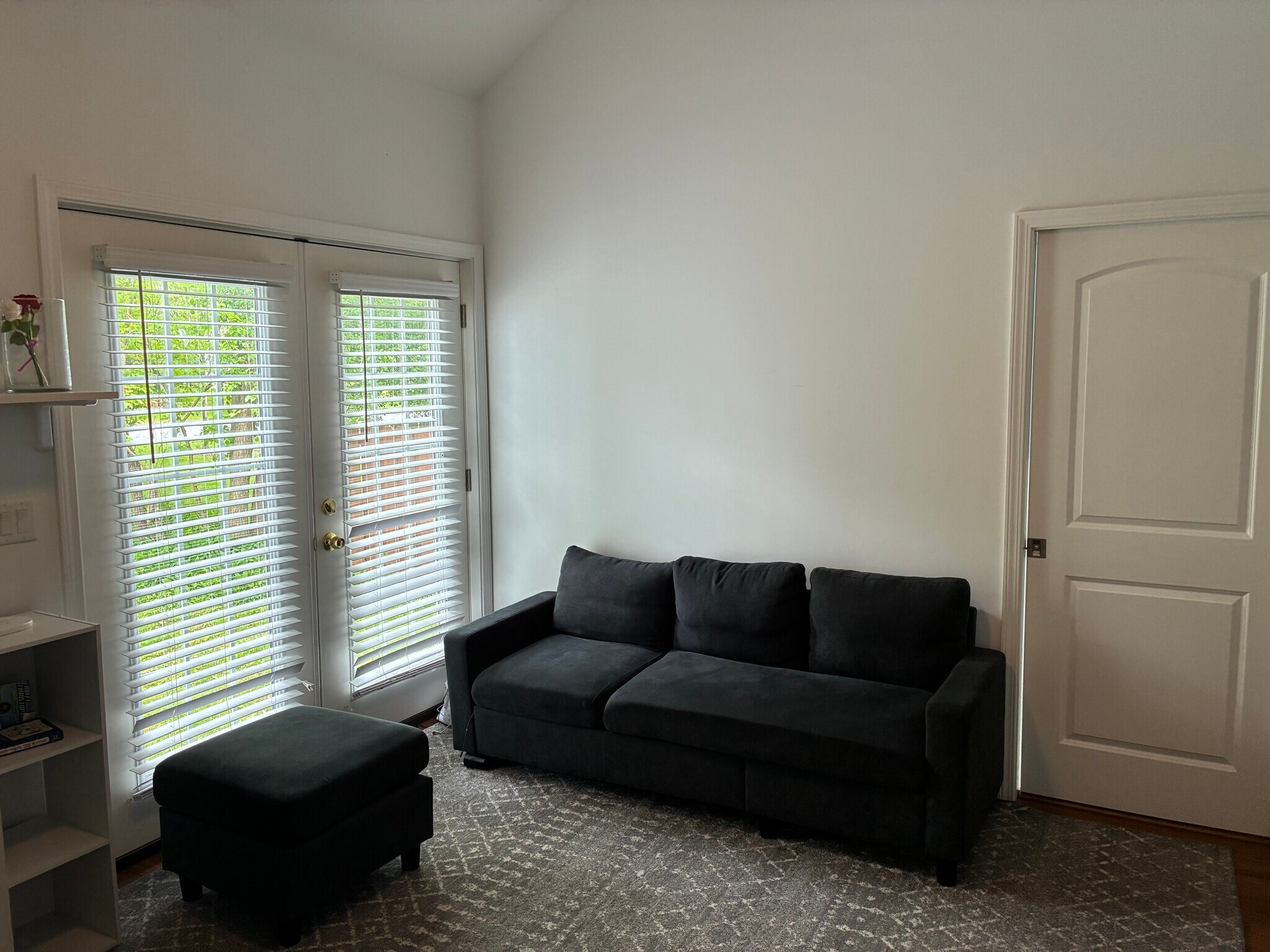 Building Photo - 22325 Fairmount Blvd