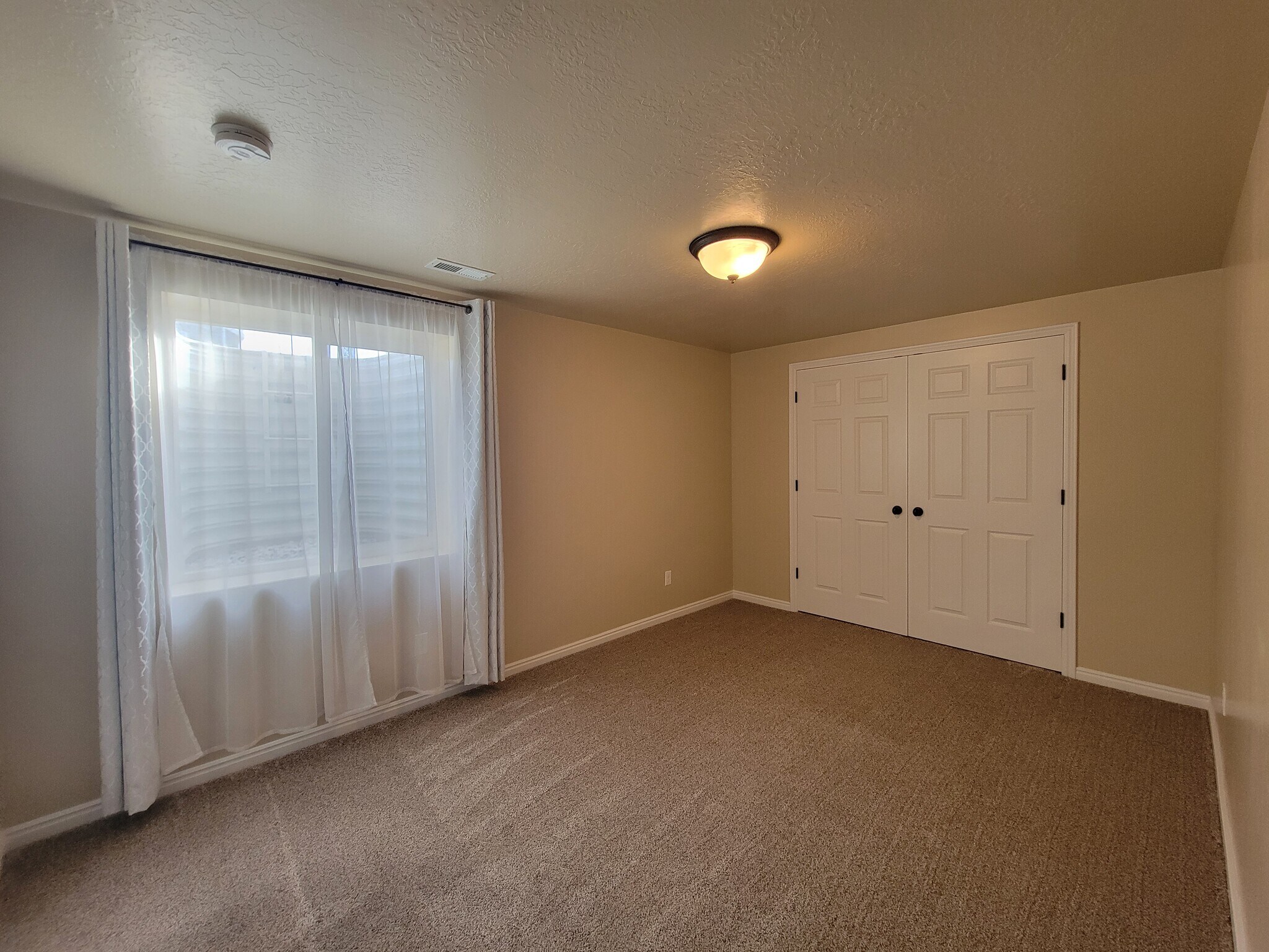 Office /entertainment - 1097 S 1875 W