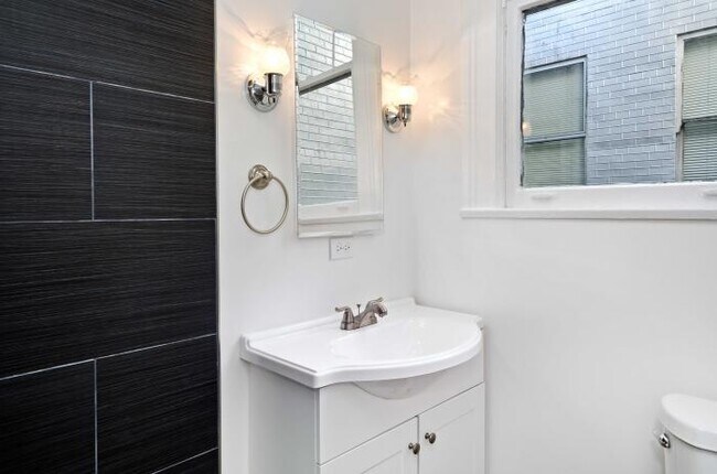 Building Photo - 1 bedroom in San Francisco CA 94109