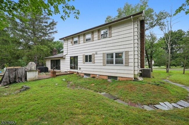 Building Photo - 1 Thruway Dr