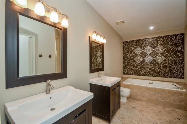 Building Photo - 8075 El Mundo St