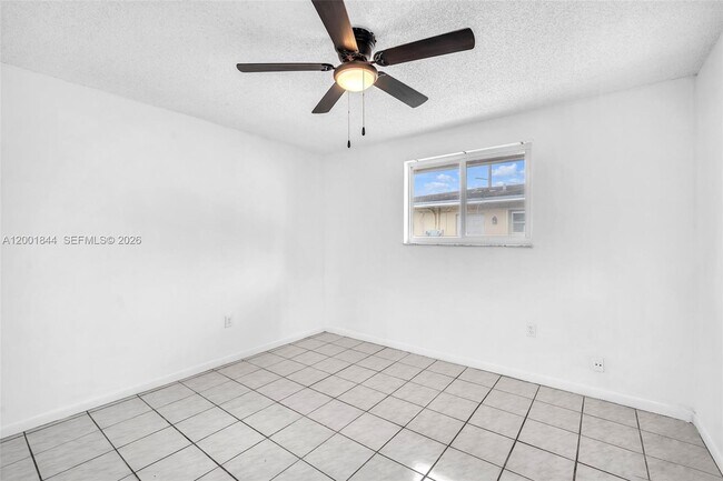 Building Photo - 535 NW 44th Ave