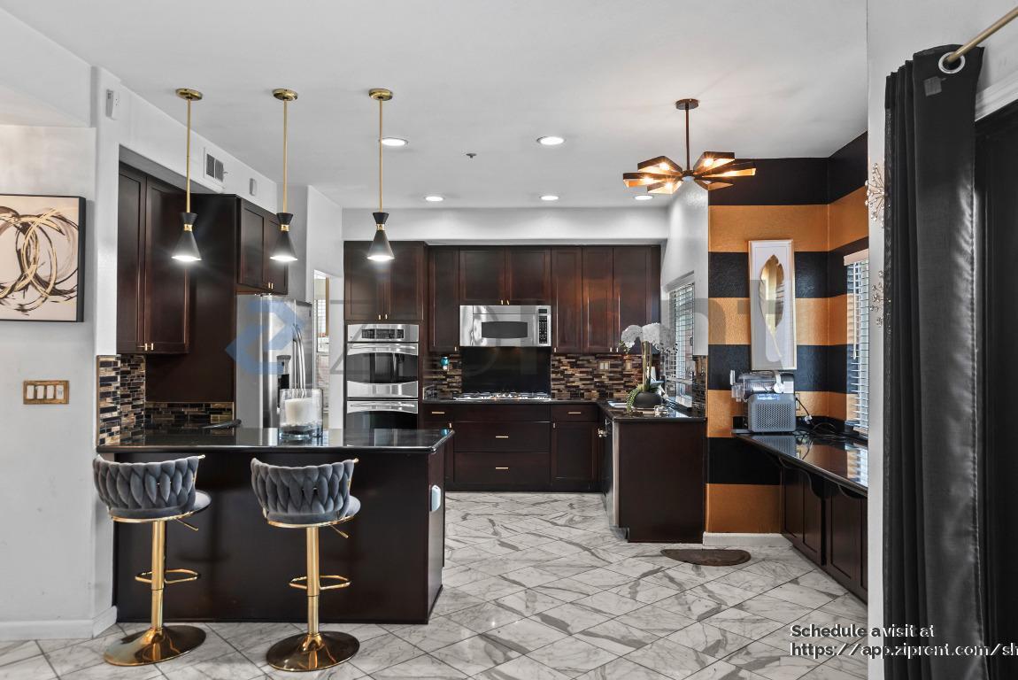 Building Photo - 2927 Sorrento Way