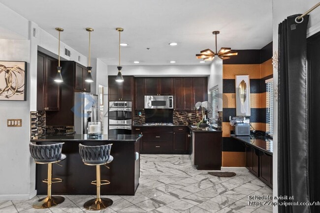 Building Photo - 2927 Sorrento Way