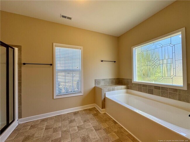 Building Photo - 119 Wedgefield Dr