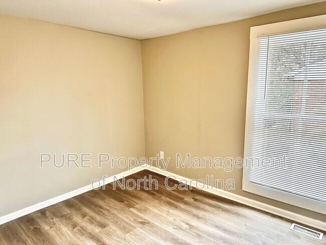Building Photo - 213 Irma Ave