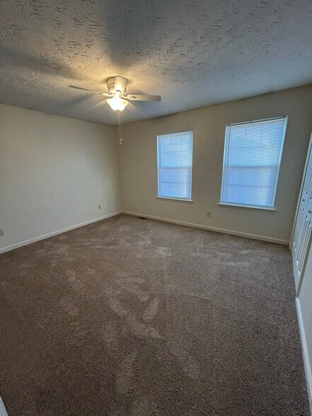 Building Photo - 105 O Roark Ave