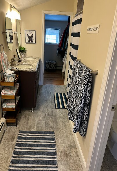 Building Photo - 1058 S Franklin St